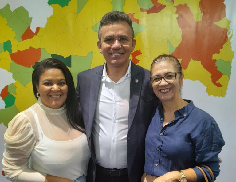 Imagem para: Alfabetiza Mais Paraíba” celebra seu primeiro aniversário ao destacar os resultados obtidos, reconhecendo as escolas com prêmios pela sua dedicação.