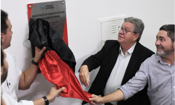 Com a presença do governador João Azevêdo e do secretário Wilson Santiago Filho, foi entregue a Sede reformada e empossado José Luciano Barbosa como novo presidente do Conselho de Educação.